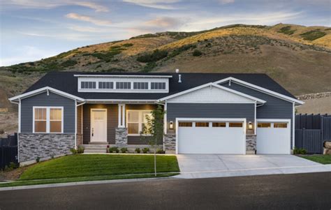 metal roof simplistic craftsman style house|14 Craftsman Homes: A Perfect Modern Twist on the .